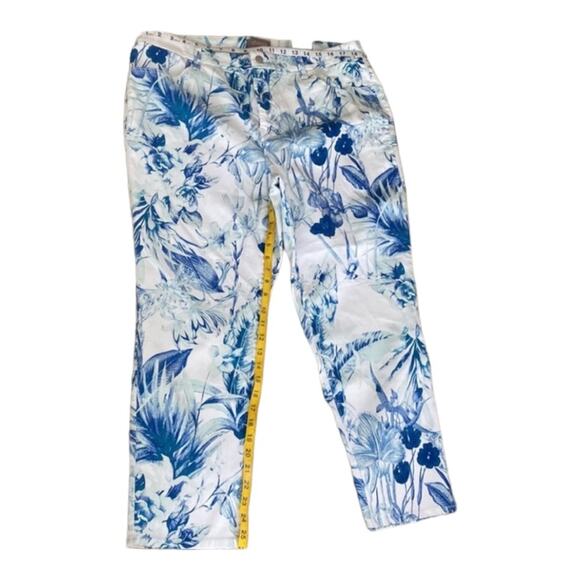 Chico's 16 Jeans Boho Plus Denim Palm Girlfriend Ankle Pants Resort White blue - Picture 10 of 11